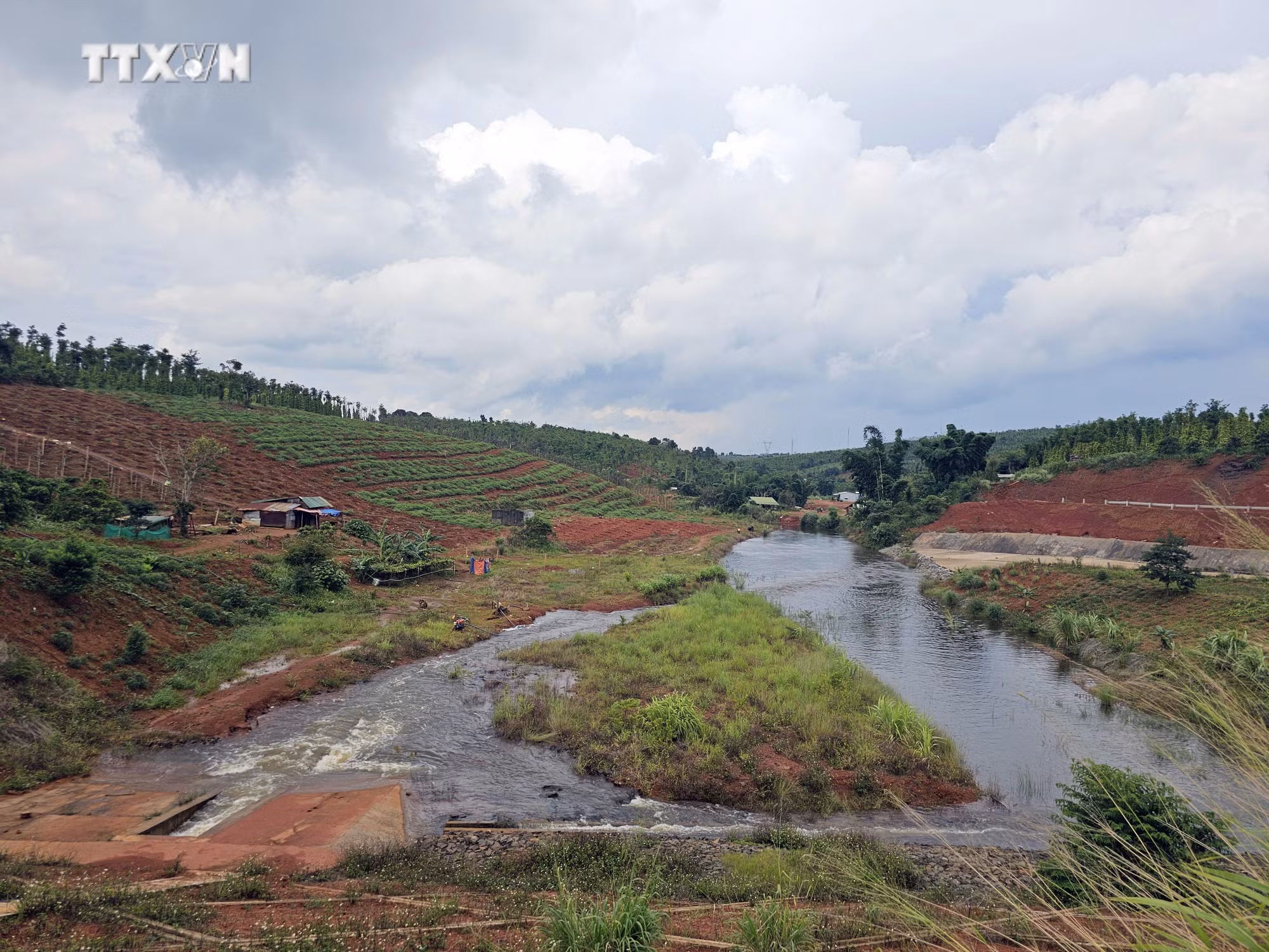 vna_potal_dak_nong_chi_dao_dam_bao_an_toan_tai_mot_so_ho_dap_thuy_loi_7515449.jpg