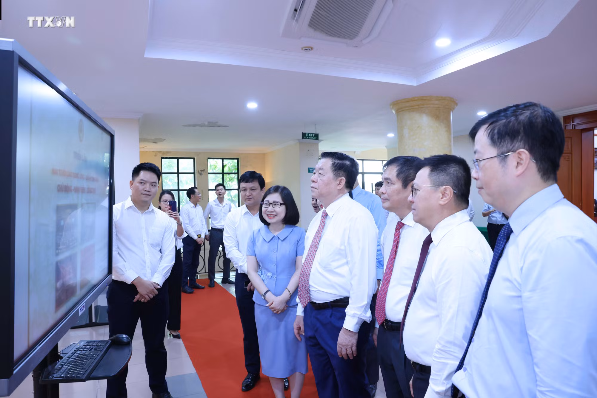 vna_potal_gap_mat_ky_niem_94_nam_ngay_truyen_thong_nganh_tuyen_giao_cua_dang__7515065.jpg