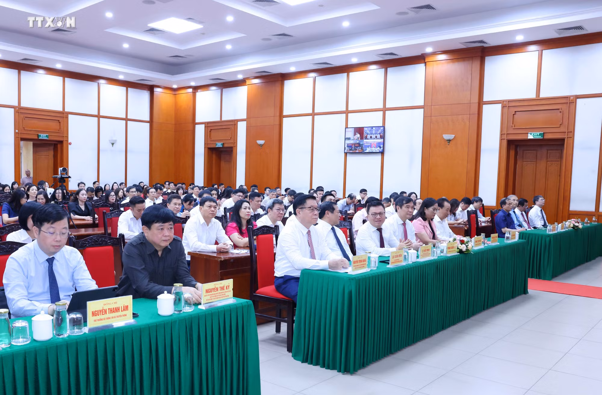 vna_potal_gap_mat_ky_niem_94_nam_ngay_truyen_thong_nganh_tuyen_giao_cua_dang__7515059.jpg