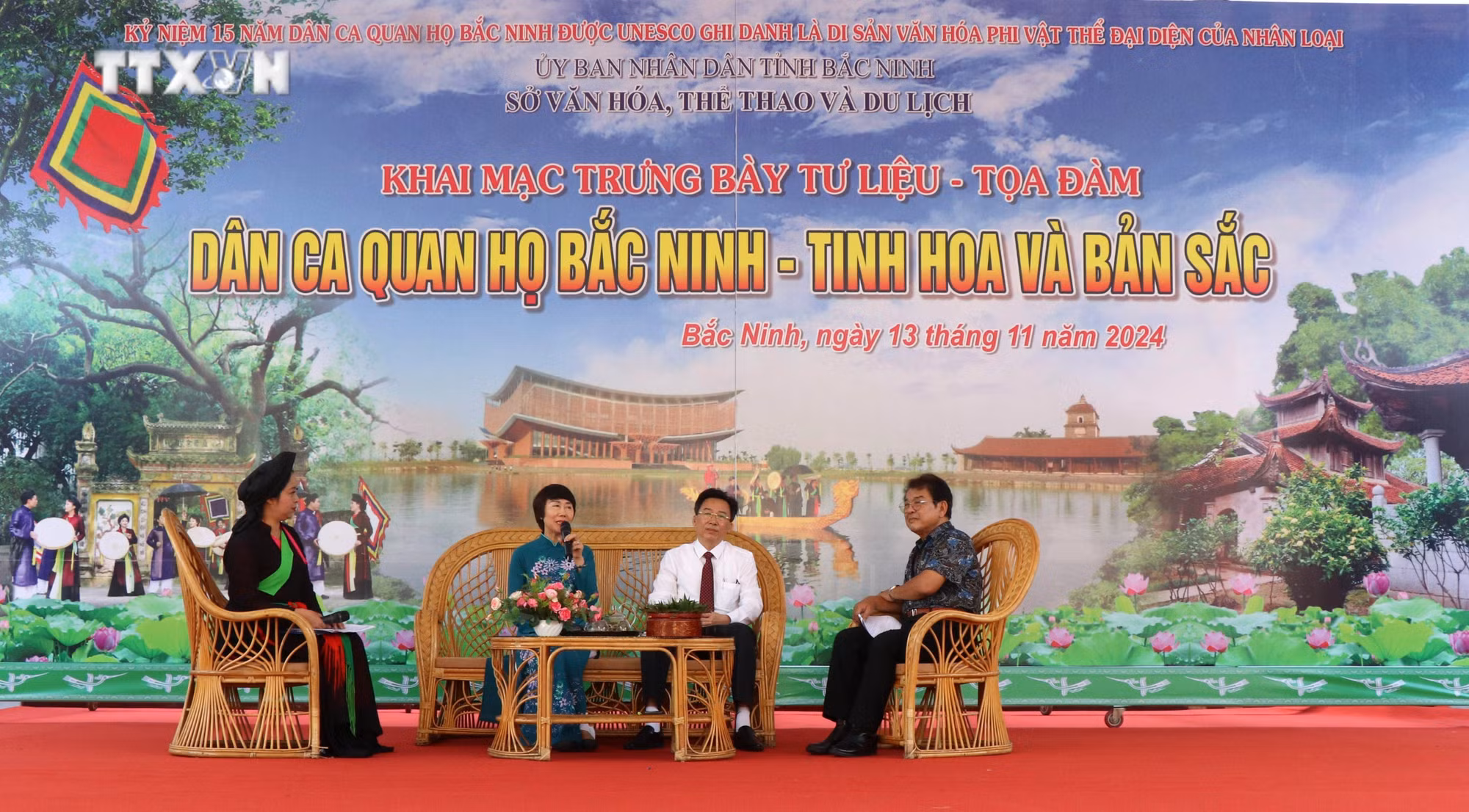 vna_potal_khai_mac_trung_bay_tu_lieu_“dan_ca_quan_ho_bac_ninh_-_tinh_hoa_va_ban_sac”_7701859.jpg