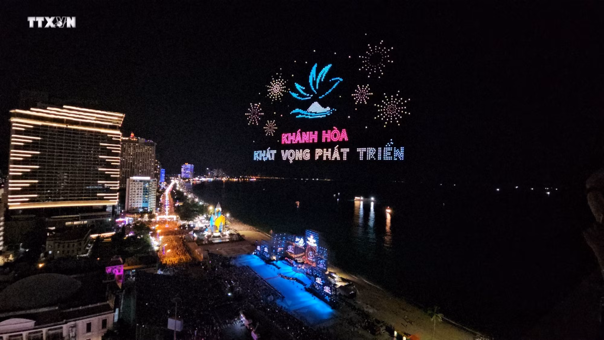 vna_potal_khai_mac_festival_bien_nha_trang_-_khanh_hoa_lan_thu_10_6766127.jpg