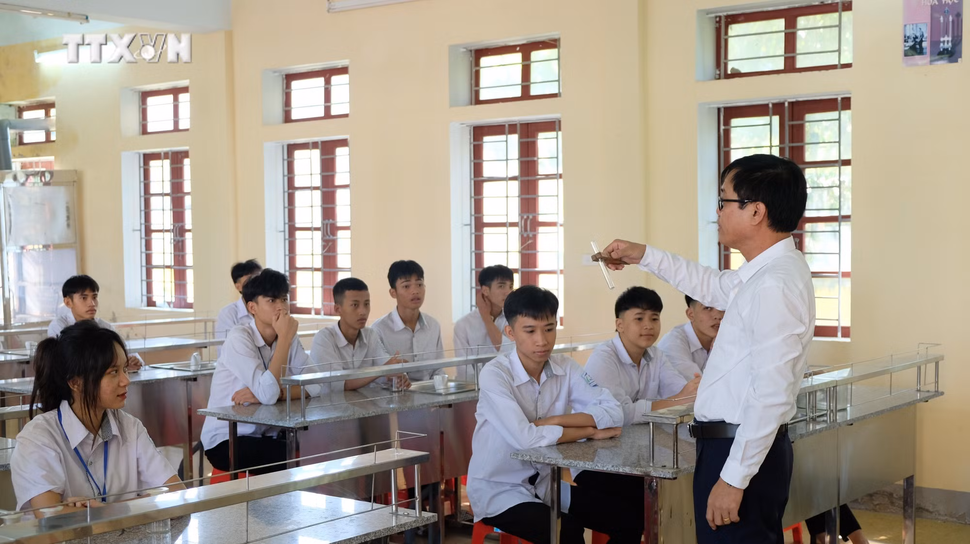vna_potal_nghe_an_linh_hoat_trong_cong_tac_day_hoc_de_khac_phuc_tinh_trang_thieu_giao_vien_7628345.jpg