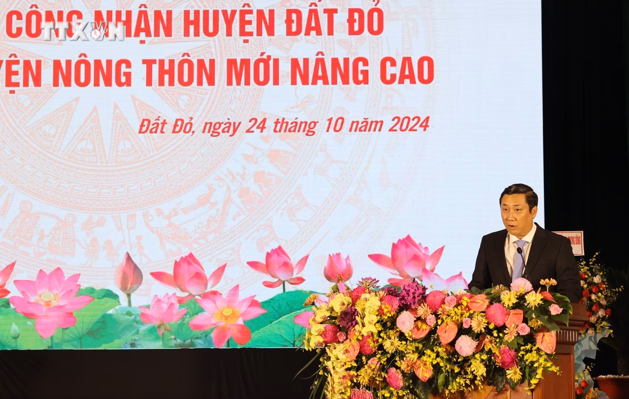 vna_potal_le_cong_bo_huyen_dat_do_dat_chuan_nong_thon_moi_nang_cao_nam_2023_7668693.jpg