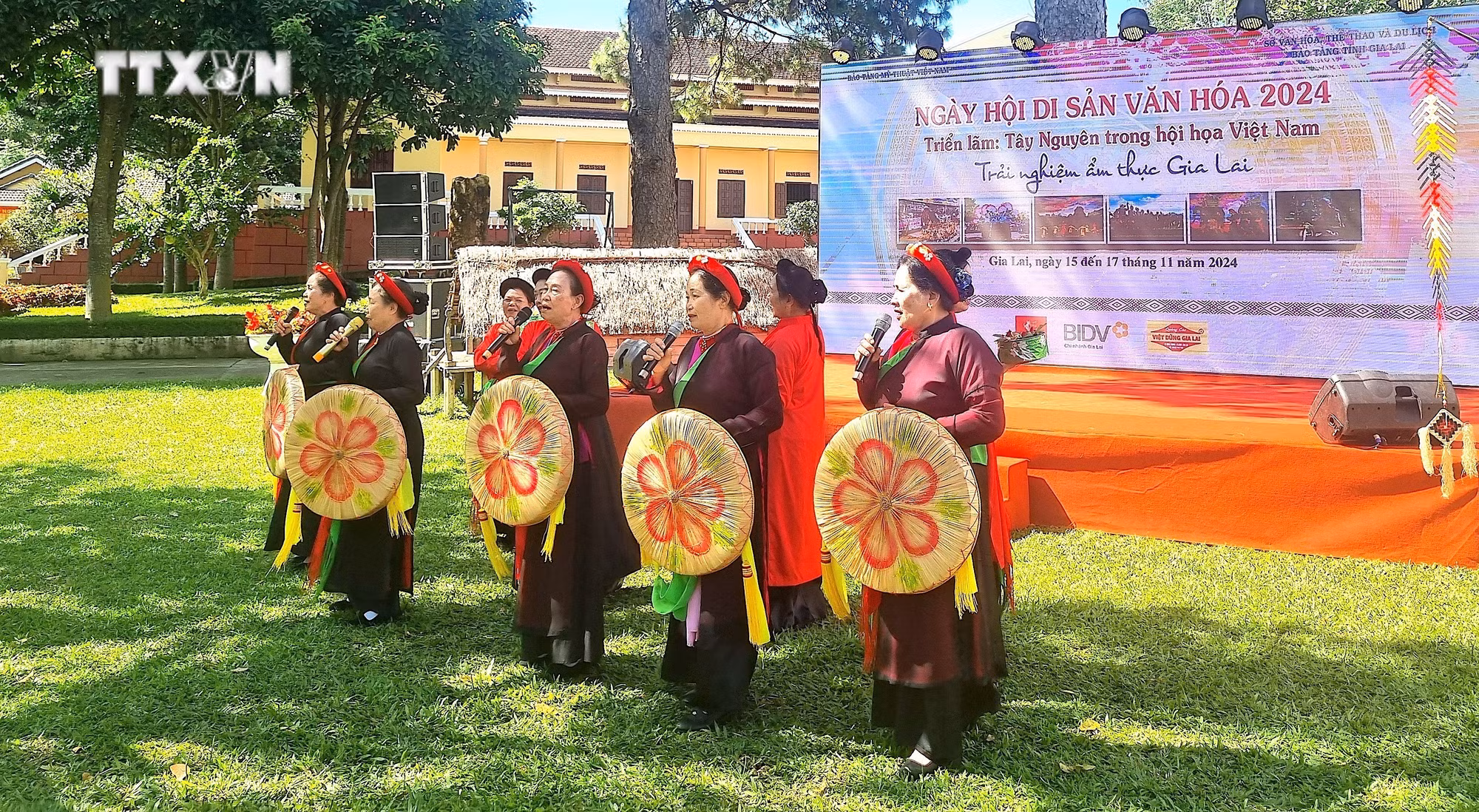 vna_potal_ngay_hoi_van_hoa_di_san_2024_ton_vinh_net_dep_van_hoa_viet_7706898.jpg