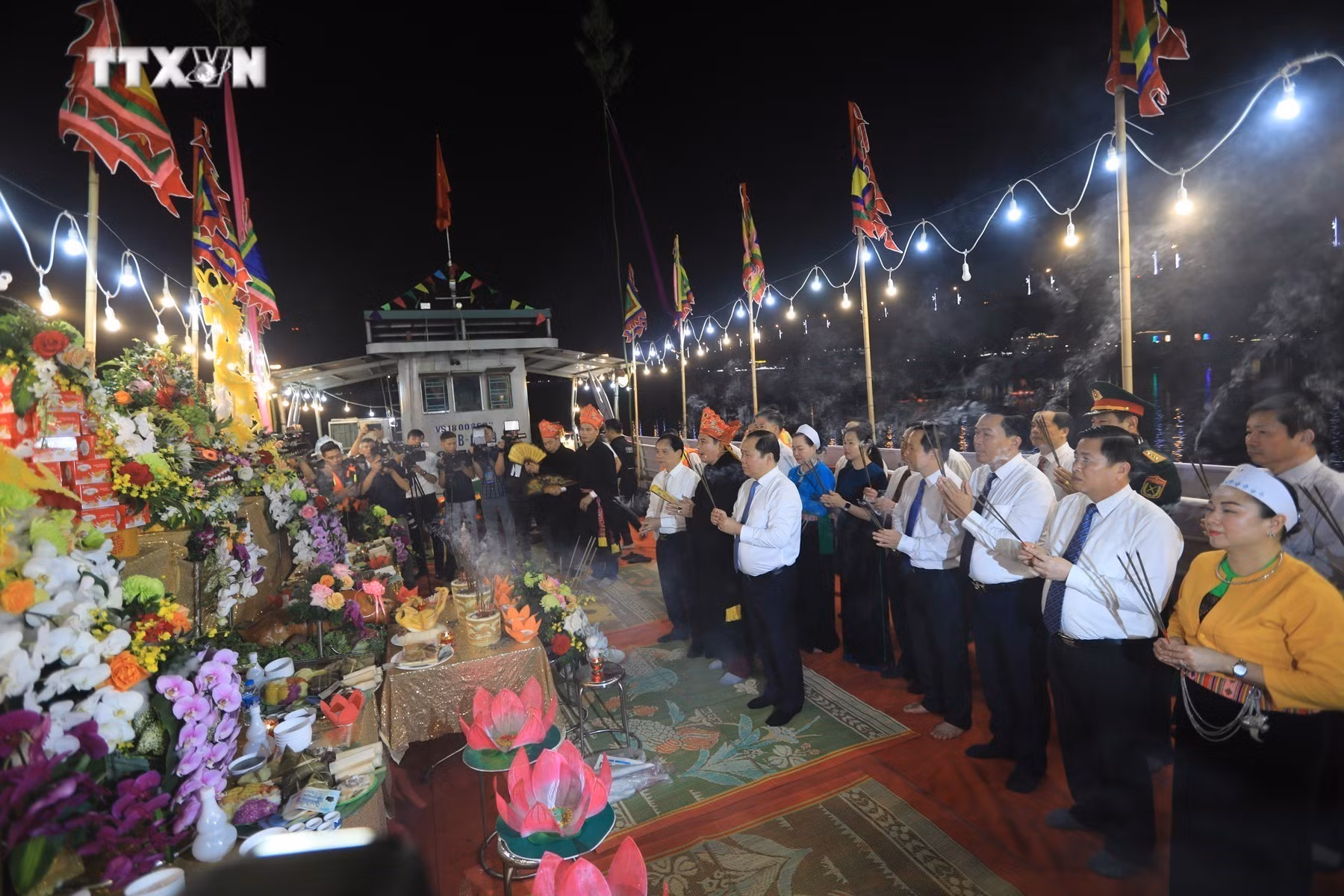 vna_potal_hoa_binh_le_cau_ngu_tha_hoa_dang_cau_cho_quoc_thai_dan_an_7706971.jpg