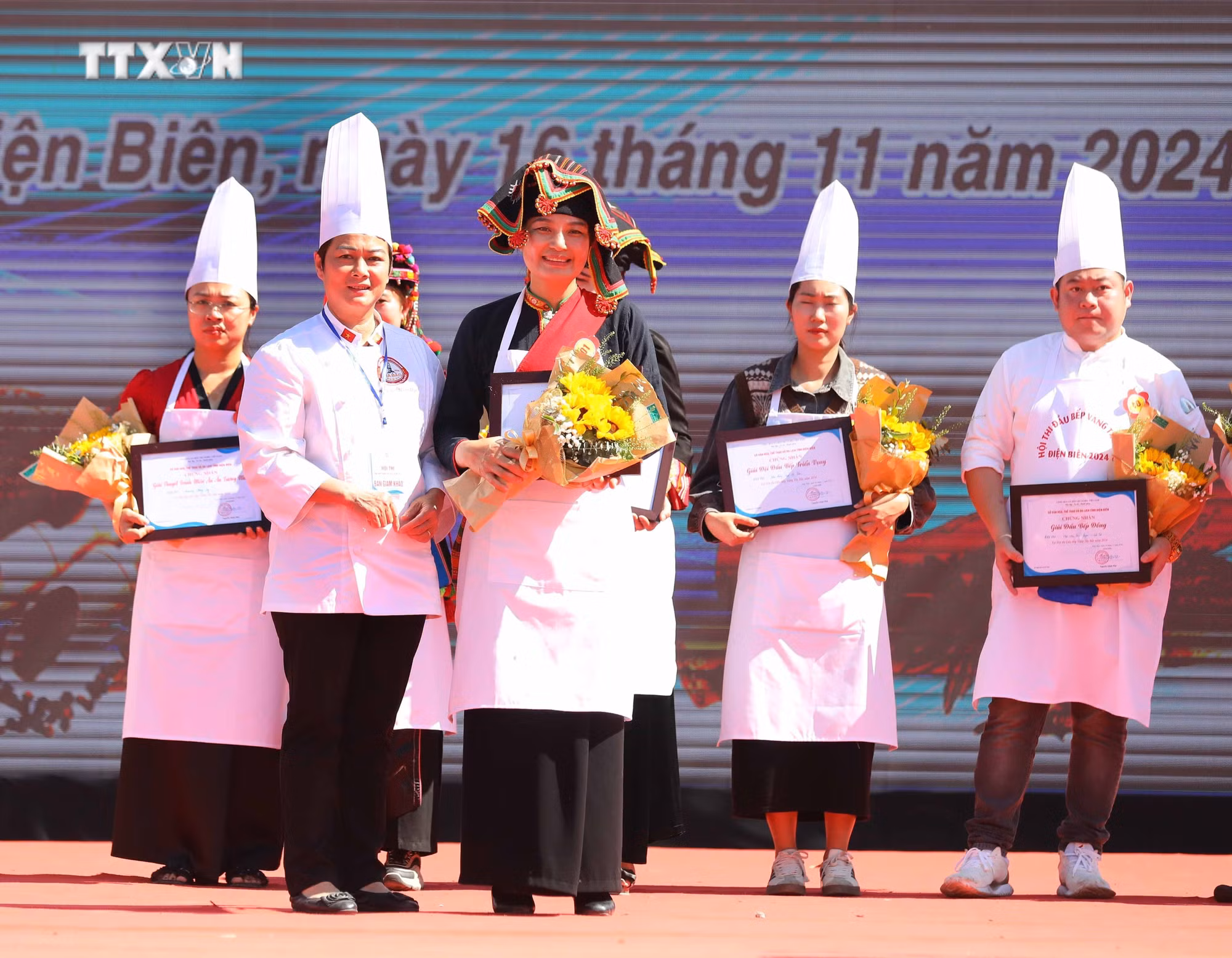 vna_potal_dien_bien_hoi_thi_dau_bep_vang_tay_bac_nam_2024_7707429.jpg