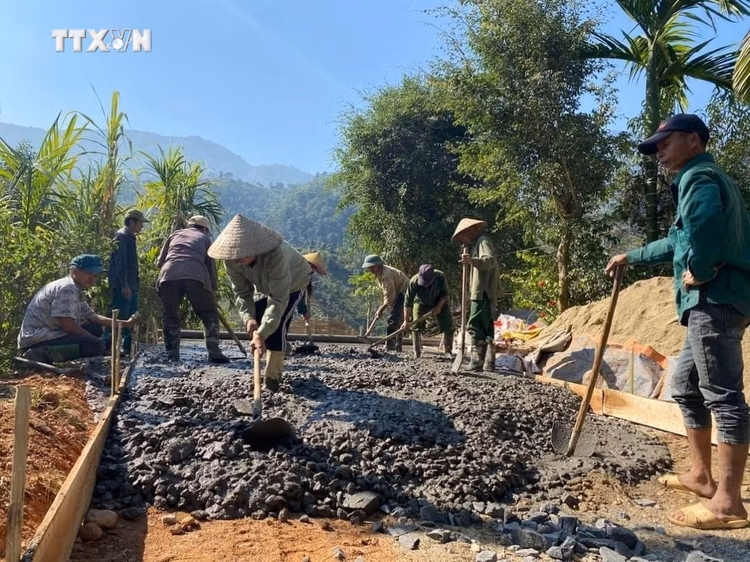 vna_potal_nguoi_dan_lao_cai_dong_long_hien_dat_gop_suc_xay_nong_thon_moi_6734294.jpg