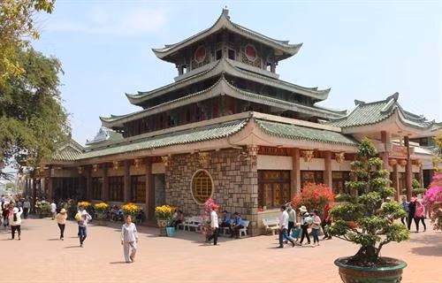 Khu Du lịch Quốc gia núi Sam và Khu Du lịch núi Cấm đón khách trở lại
