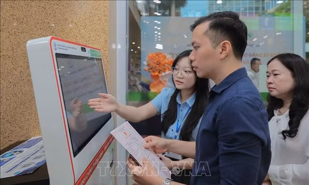 Hà Nội thí điểm Kiosk đăng ký khai sinh tại bệnh viện