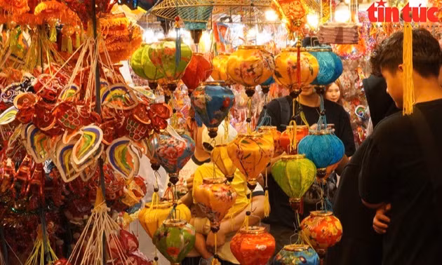 Trung thu - Gìn giữ giá trị văn hóa, lưu giữ ký ức đoàn viên