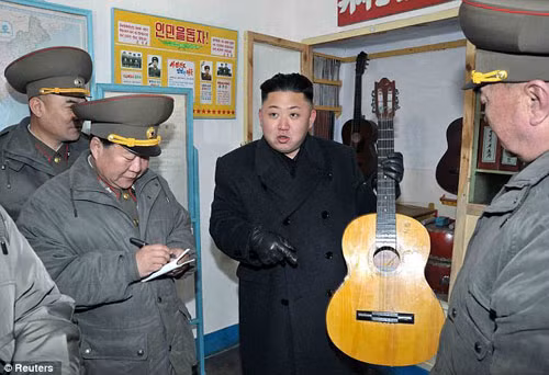 Loạt ảnh Kim Jong Un thị sát nơi tiền tuyến ảnh 10