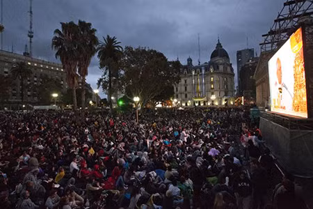 Tín đồ Argentina đón lễ đăng quang của Giáo hoàng ảnh 1