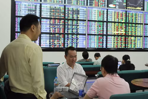 Không để công ty chứng khoán lạm dụng tiền của nhà đầu tư ảnh 1