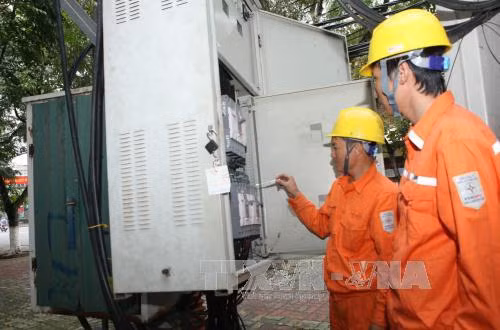 Hà Tĩnh: Chập điện gây cháy nổ hàng trăm thiết bị ảnh 1