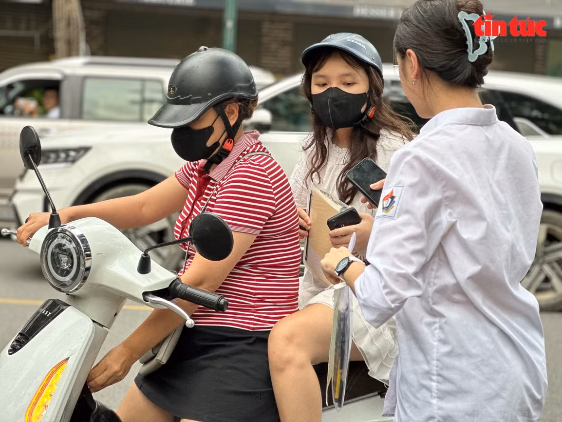 Phụ huynh ‘tiếp sức’ cùng con chinh phục kỳ thi THPT Quốc gia năm 2025 
