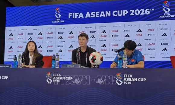 FIFA ASEAN Cup 2026: HLV Kim Sang Sik xin lỗi người hâm mộ