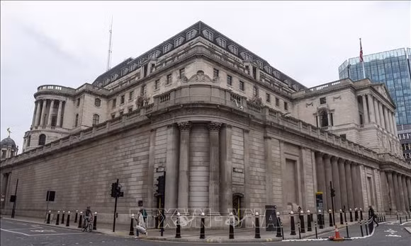 Tòa nhà Ngân hàng Trung ương Anh ở London. Ảnh: THX/TTXVN