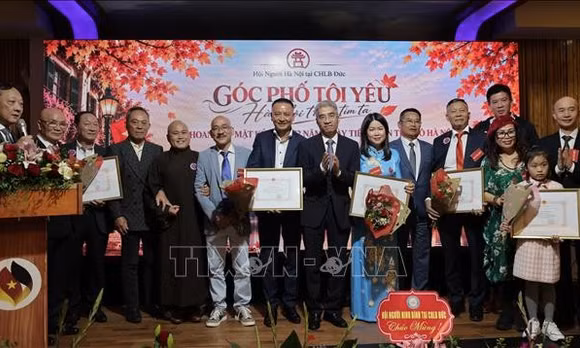 Người Hà Nội tại Đức hướng về Thủ đô, vun đắp cộng đồng đoàn kết
