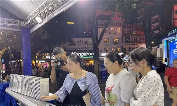 Khai mạc Hội Sách Hà Nội lần thứ XI, kết nối tri thức và công nghệ