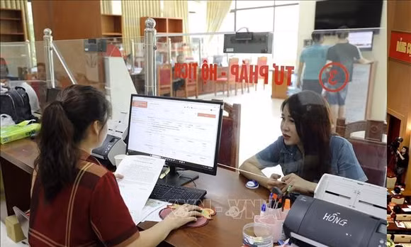 Bộ Tài chính sửa đổi mức thu và quy định quản lý phí, lệ phí 