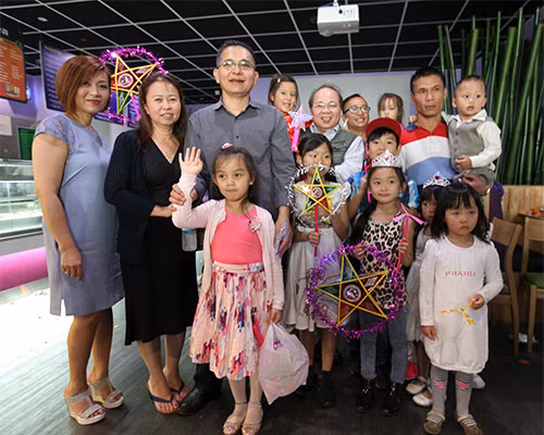 Trẻ em Việt tại Anh vui tết trung thu ảnh 1