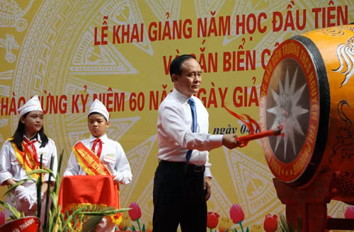 Trường THCS Nguyễn Tri Phương khai giảng năm học mới ảnh 1
