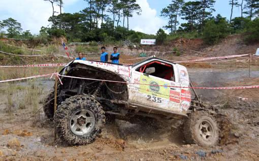 Lâm Đồng vô địch Giải đua ô tô địa hình 2014 ảnh 1