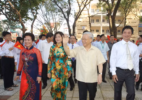 Tổng Bí thư Nguyễn Phú Trọng dự Lễ khai giảng năm học mới ảnh 1