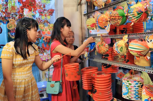 'Phố Lồng đèn' lung linh mùa Trung thu ảnh 4