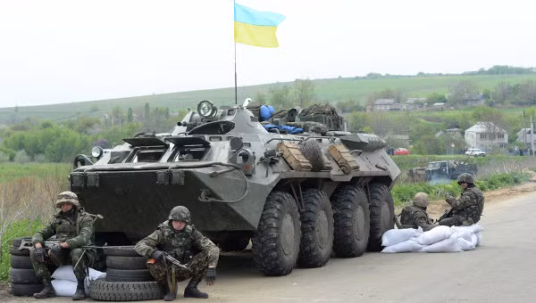 Bị vây, quân Ukraine chịu rút khỏi thành phố thuộc Donetsk ảnh 1