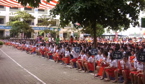 Hà Nội tưng bừng ngày khai trường ảnh 7