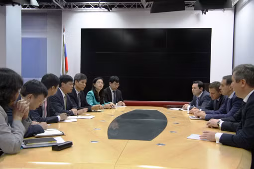 Việt Nam-Nga lập liên doanh khai thác hai mỏ dầu tỉ tấn ảnh 1