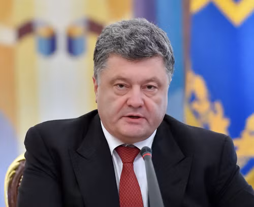Tổng thống Ukraine cân nhắc áp đặt thiết quân luật ảnh 1