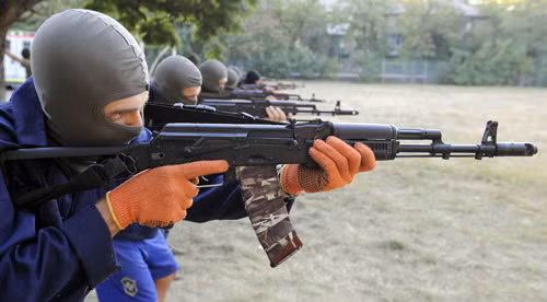 Các bên Ukraine cáo buộc nhau vi phạm ngừng bắn ảnh 1