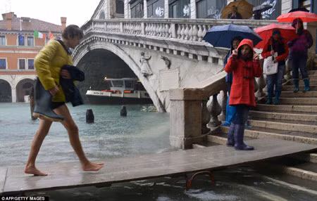 Ngắm thành phố Venice xinh đẹp ngập chìm trong nước ảnh 3