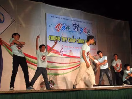 Nhóm nhảy của đồng quê ảnh 2