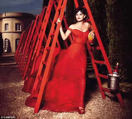 Sắc đẹp 'ma mị' của Penelope Cruz ảnh 11