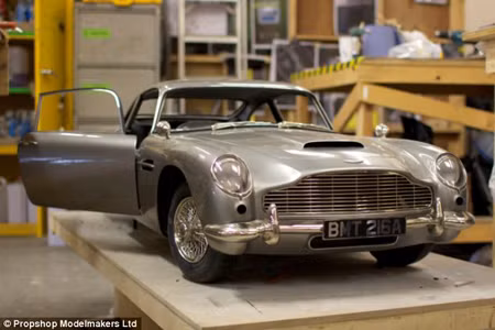 Bí ẩn đằng sau chiếc Aston Martin của James Bond ảnh 2