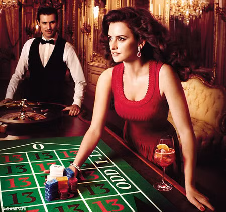 Sắc đẹp 'ma mị' của Penelope Cruz ảnh 1