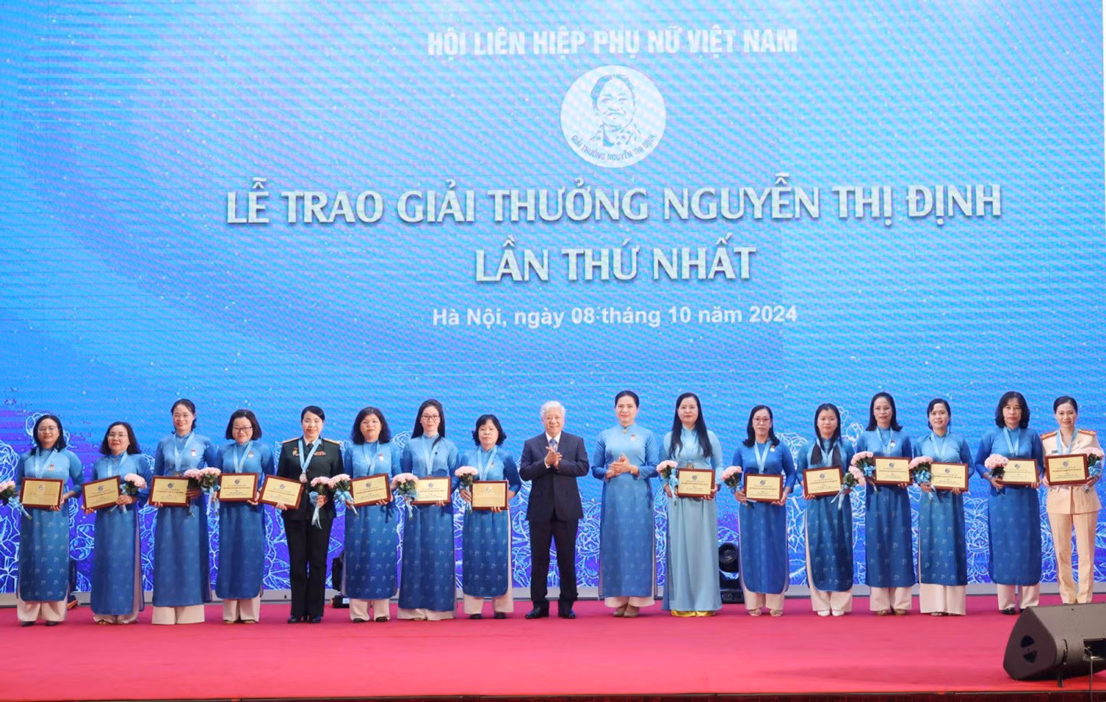 Lễ trao giải thưởng Nguyễn Thị Định lần thứ nhất.