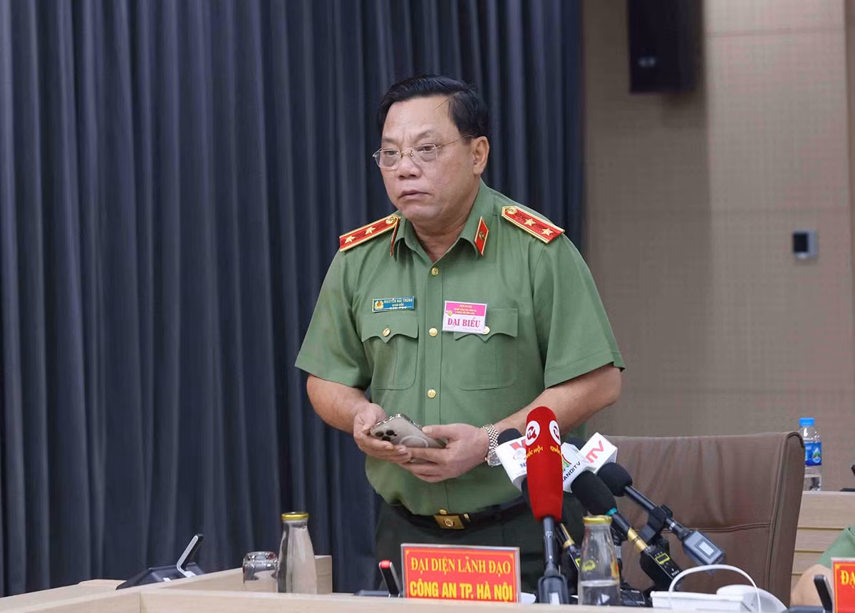 Trung tướng Nguyễn Hải Trung, Giám đốc Công an thành phố Hà Nội trả lời các câu hỏi của phóng viên.