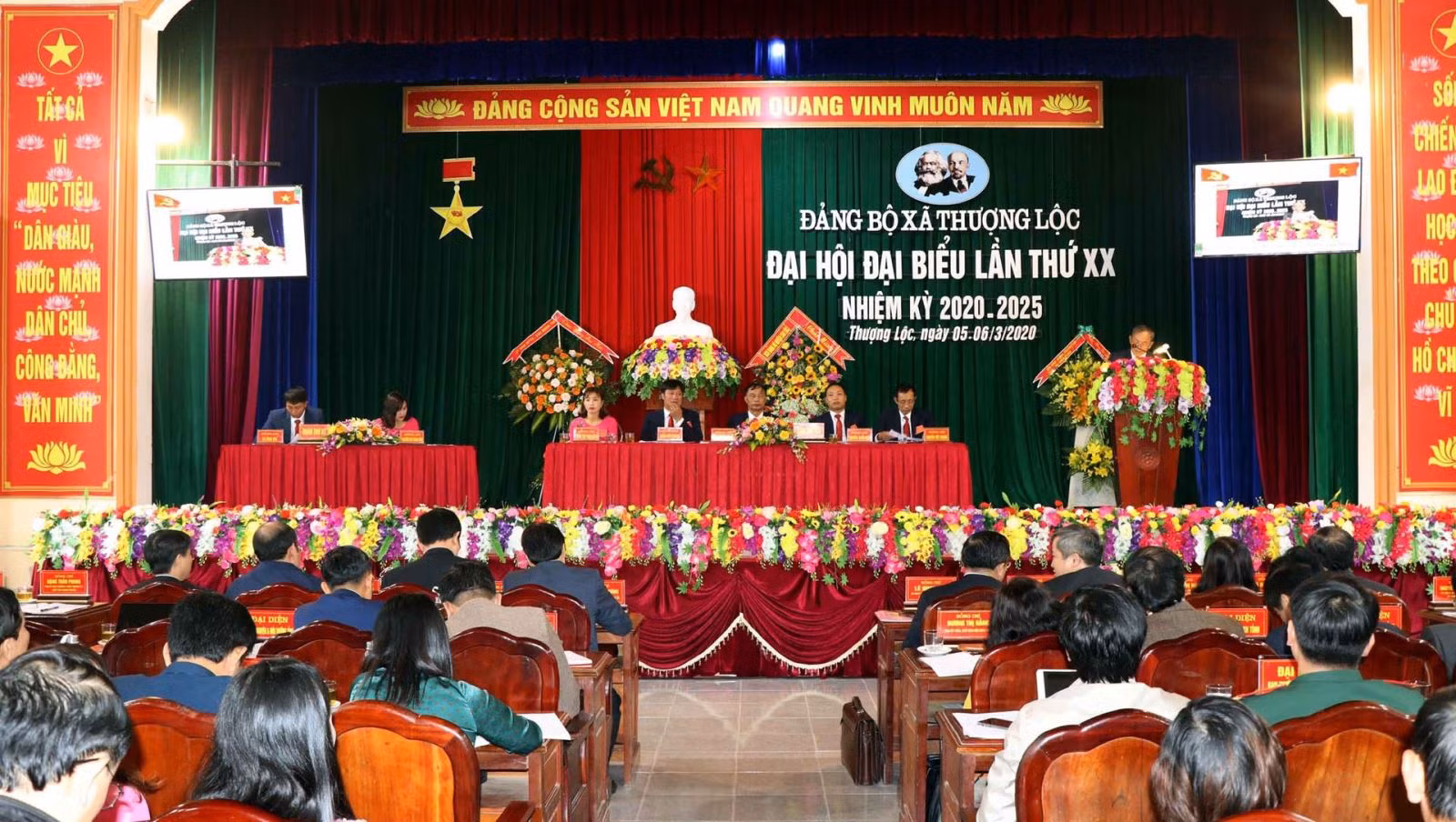 Quang cảnh Đại hội đại biểu xã Thượng Lộc (Hà Tĩnh).