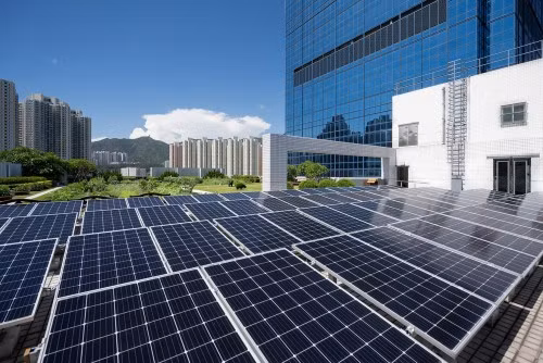 Sino Group dự kiến lắp đặt hơn 3.200 tấm điện mặt trời trên các mái nhà và ngoại thất của 19 khách sạn và 3 khách sạn sẽ hoàn thành vào năm 2021.
