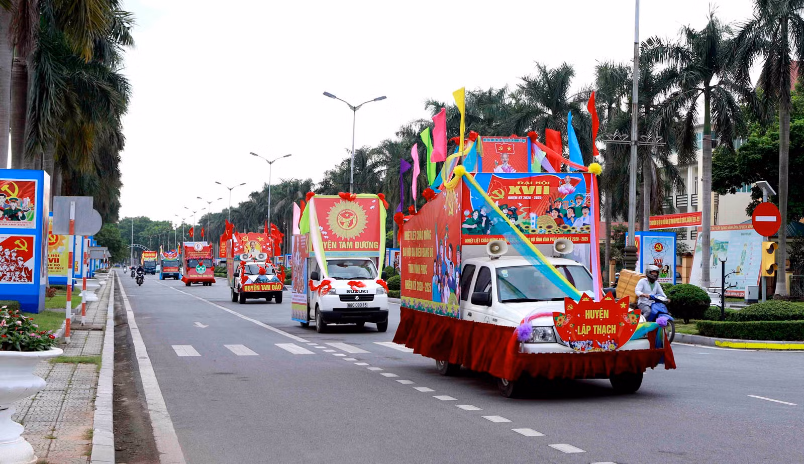 Nhiều hoạt động tuyên truyền trực quan sinh động chào mừng Đại hội Đại biểu Đảng bộ tỉnh Vĩnh Phúc lần thứ XVII.