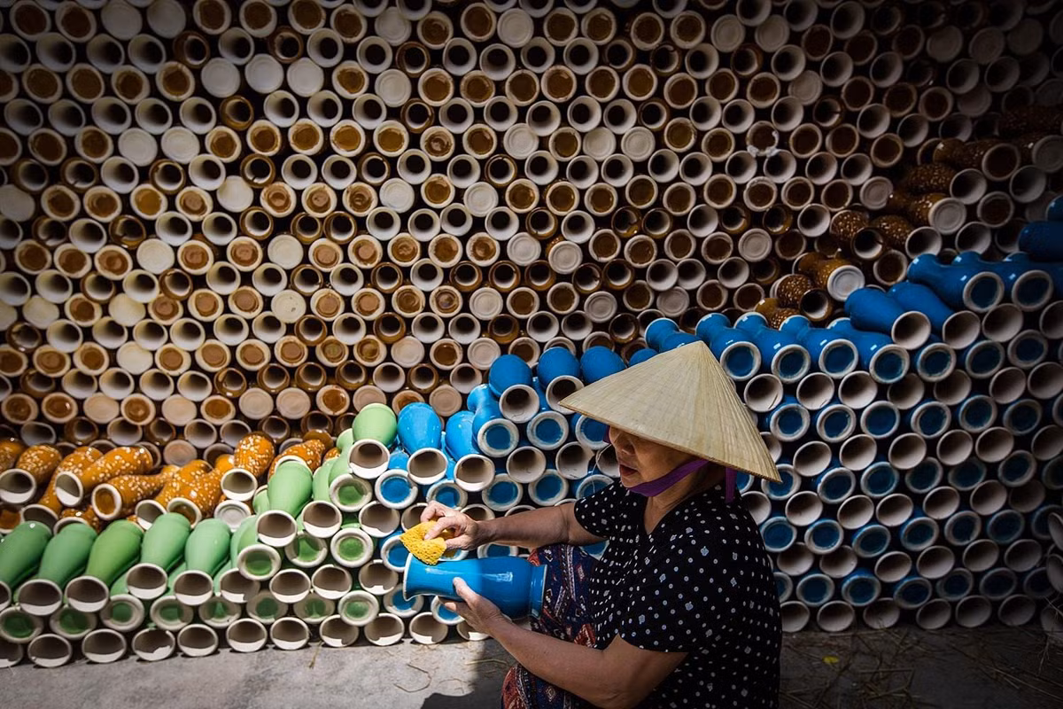 Làng gốm Bát Tràng (huyện Gia Lâm, Hà Nội).