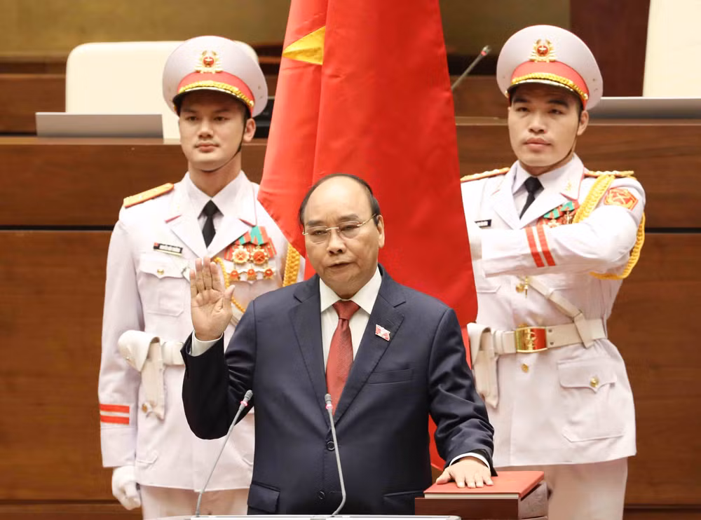 Chủ tịch nước Nguyễn Xuân Phúc tuyên thệ nhậm chức.