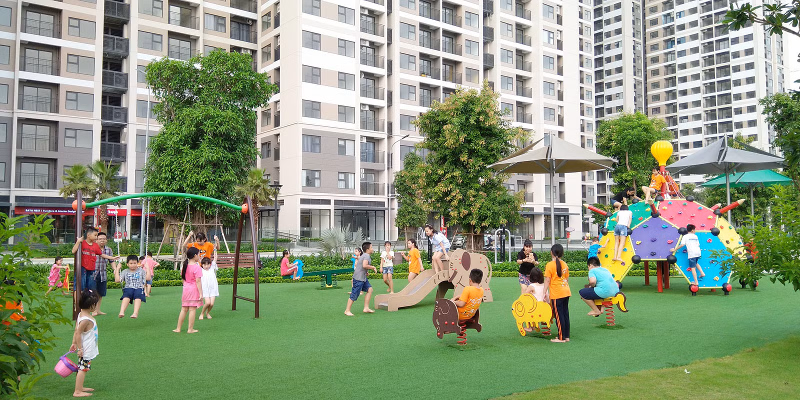 Trẻ em vui chơi tại Khu đô thị Vinhomes Ocean Park (Gia Lâm, Hà Nội).