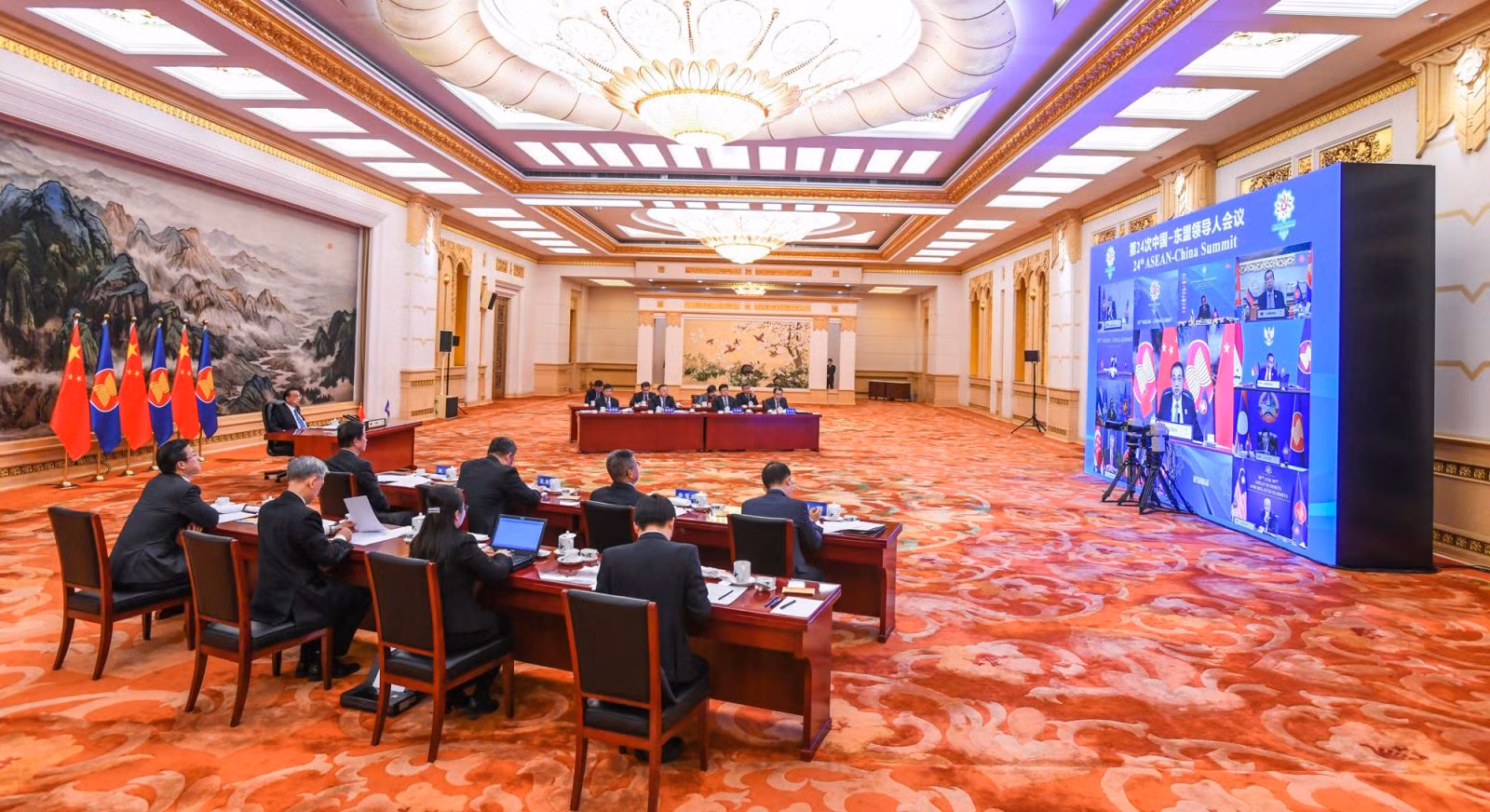 Thủ tướng Trung Quốc Lý Khắc Cường dự Hội nghị Cấp cao ASEAN - Trung Quốc lần thứ 24 diễn ra dưới hình thức trực tuyến.