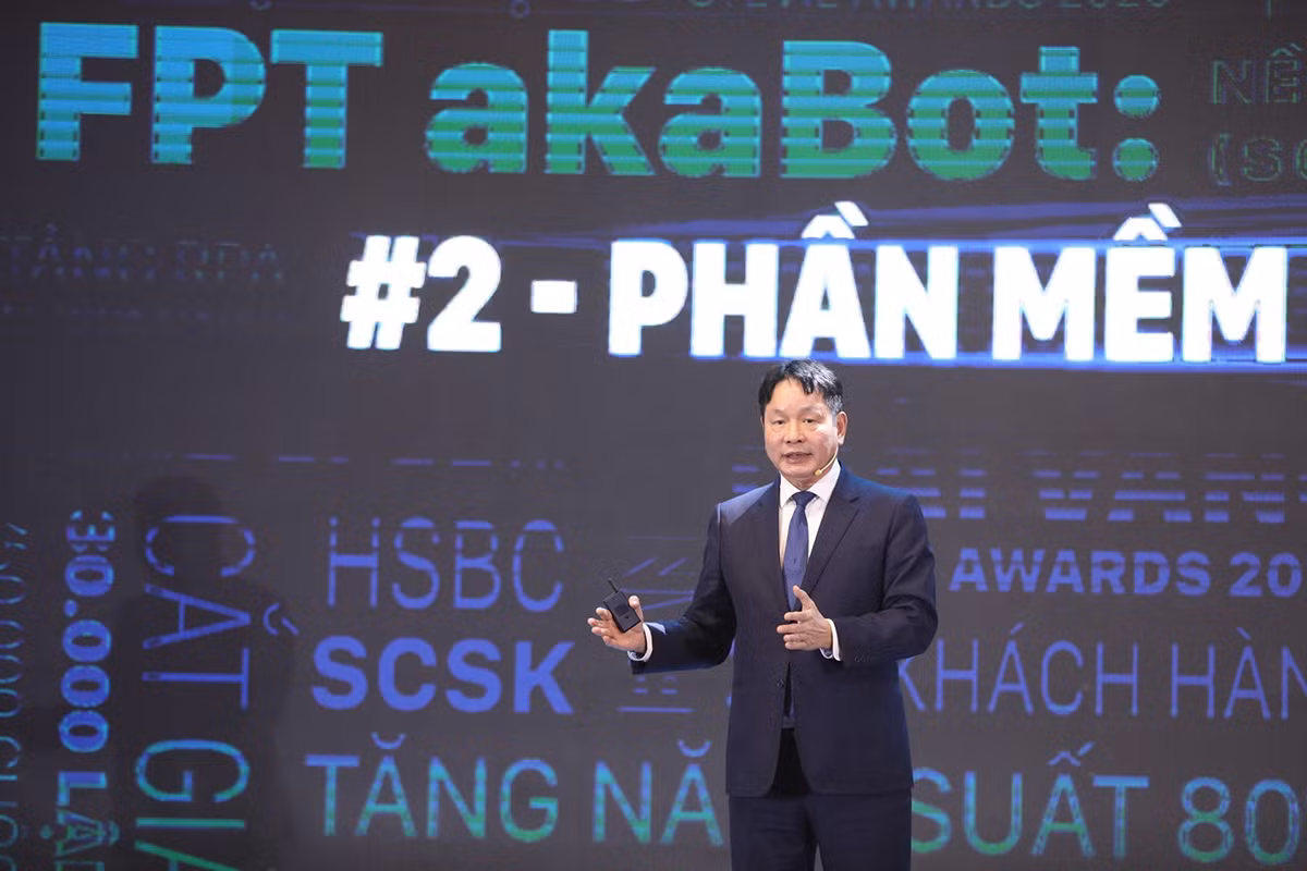 Ông Trương Gia Bình, Chủ tịch Tập đoàn FPT trình bày tham luận tại Diễn đàn quốc gia Phát triển doanh nghiệp công nghệ số lần thứ II với chủ đề “Doanh nghiệp công nghệ số động lực thúc đẩy chuyển đổi số, phát triển kinh tế số Việt Nam”.