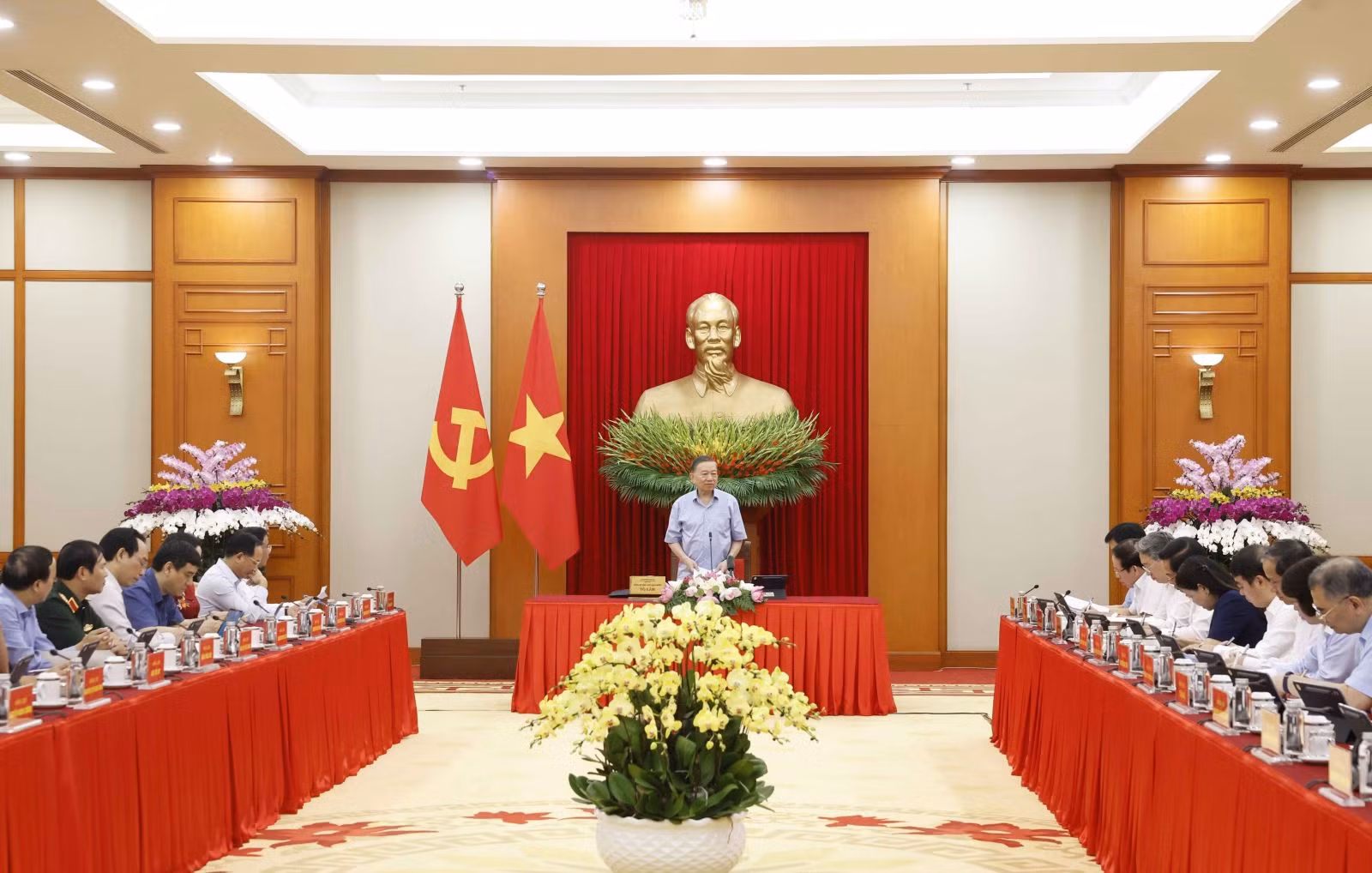 Tổng Bí thư, Chủ tịch nước Tô Lâm chủ trì buổi làm việc với các cơ quan liên quan về đánh giá kết quả 1 năm triển khai thực hiện Nghị quyết 71-NQ/TW của Bộ Chính trị về đột phá phát triển giáo dục và đào tạo.